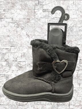 NEW - TODDLER GARANIMALS FAUX SUEDE,BLACK FURRY BOOTS WITH HEART BUCKLE …